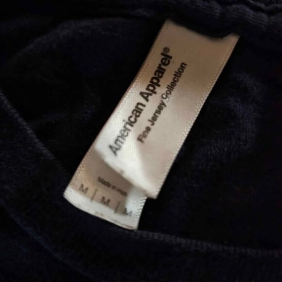 Ladies STORM surf shop Tofino navy blue t shirt - Picture 3 of 5